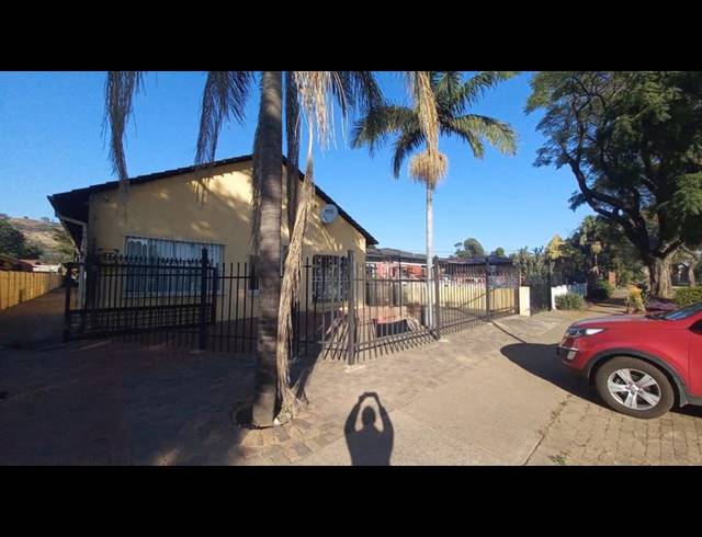 4 BEDROOM HOUSE FOR SALE IN PRETORIA GARDENS